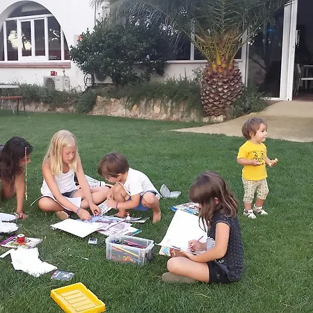 Alberg Costa Brava يانكا