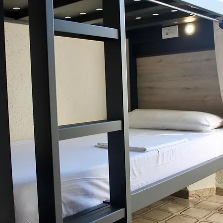Alberg Costa Brava بيت شباب يانكا